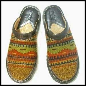 💋 BORN Handcrafted Genuine Wool and Leather Clogs